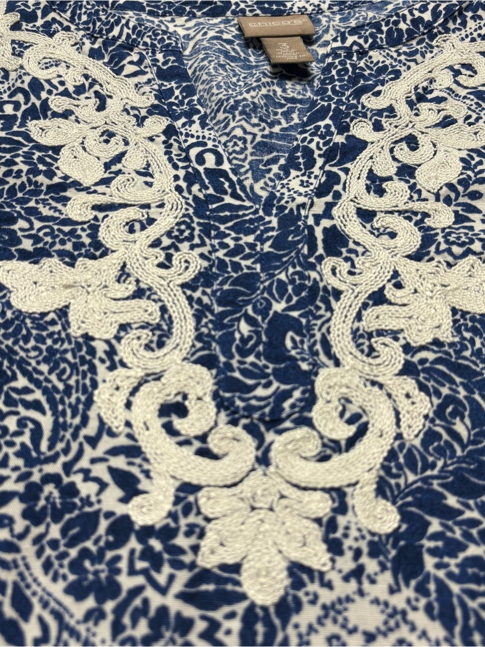 Chico's Blue White Embroidered Tunic Popover Top Linen Blend Size 3/US XL - Picture 3 of 11